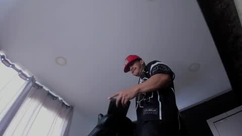 INSTAGRAM  DAMMIANMILLEROFICIAL online show from 04-12-26, 03:06