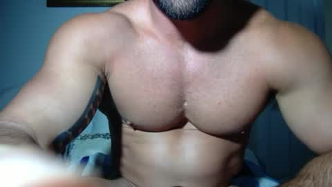 Snapshot of damnimhandsome25 chatting on 06-05-26, 05:29 Clyde online show from 06-05-26, 05:29