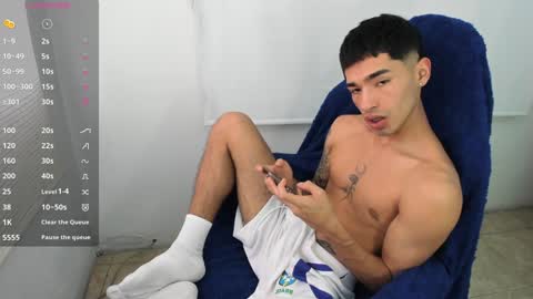 Snapshot of damon_333 chatting on 01-17-25, 08:55 Damon online show from 01-17-25, 08:55