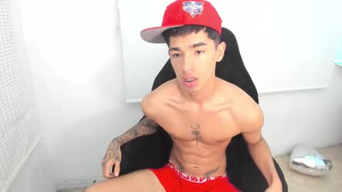 Snapshot of damon_333 chatting on 02-14-25, 11:09 Damon online show from 02-14-25, 11:09