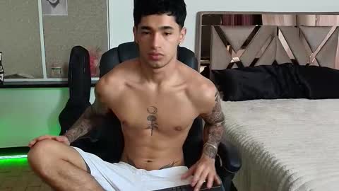 Snapshot of damon_333 chatting on 09-23-25, 05:38 Damon online show from 09-23-25, 05:38