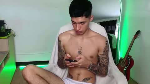 Snapshot of damon_333 chatting on 11-19-25, 07:58 Damon online show from 11-19-25, 07:58