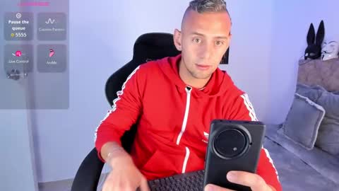 Snapshot of damon_baker0 chatting on 10-03-25, 03:42 Damon bakert online show from 10-03-25, 03:42