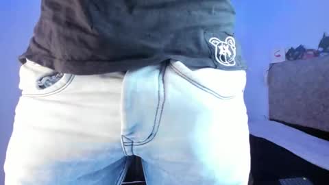 Snapshot of damon_baker0 chatting on 12-03-25, 07:45 Damon bakert online show from 12-03-25, 07:45