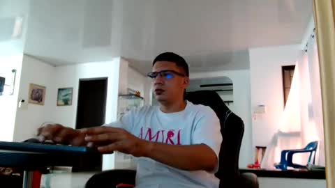 Snapshot of damyan_2003 chatting on 05-28-26, 02:03 damyan_2003 online show from 05-28-26, 02:03