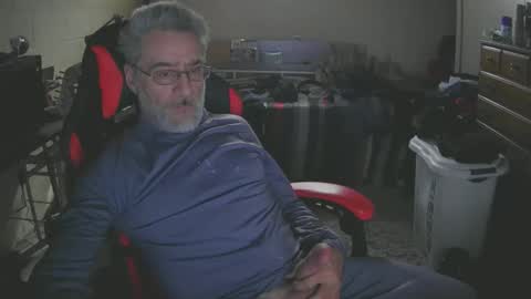 Snapshot of dan137111 chatting on 03-12-26, 04:13 dan137111 online show from 03-12-26, 04:13