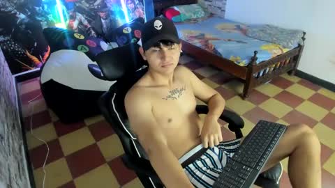 Snapshot of dan_cristancho chatting on 10-13-25, 01:44 dan cristancho online show from 10-13-25, 01:44