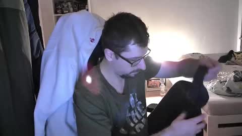 Snapshot of dan_the_man405 chatting on 12-18-24, 07:19 King Dan online show from 12-18-24, 07:19