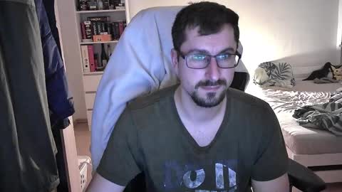 Snapshot of dan_the_man405 chatting on 12-19-24, 07:40 King Dan online show from 12-19-24, 07:40