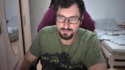 Snapshot of dan_the_man405 chatting on 09-30-25, 08:03 King Dan online show from 09-30-25, 08:03