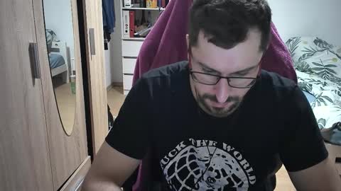 Snapshot of dan_the_man405 chatting on 10-31-25, 08:54 King Dan online show from 10-31-25, 08:54