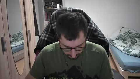 Snapshot of dan_the_man405 chatting on 11-12-25, 08:52 King Dan online show from 11-12-25, 08:52