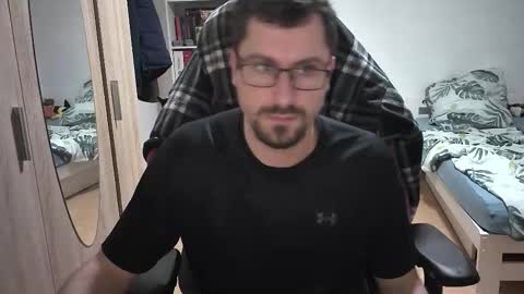 Snapshot of dan_the_man405 chatting on 11-17-25, 07:52 King Dan online show from 11-17-25, 07:52