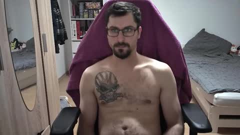 Snapshot of dan_the_man405 chatting on 12-03-25, 07:56 King Dan online show from 12-03-25, 07:56