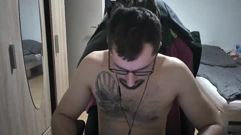 Snapshot of dan_the_man405 chatting on 04-24-26, 09:39 King Dan online show from 04-24-26, 09:39