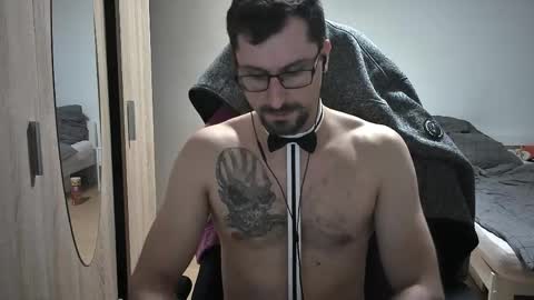 Snapshot of dan_the_man405 chatting on 05-16-26, 07:34 King Dan online show from 05-16-26, 07:34