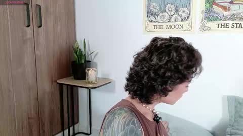 Snapshot of dan_universe chatting on 11-12-25, 05:57 Bluemoon online show from 11-12-25, 05:57