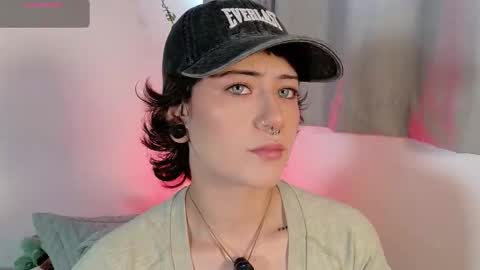 Snapshot of dan_universe chatting on 11-14-25, 05:44 Bluemoon online show from 11-14-25, 05:44