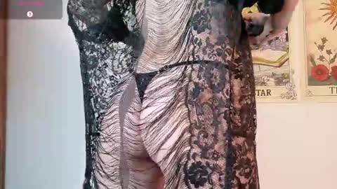 Snapshot of dan_universe chatting on 11-21-25, 06:28 Bluemoon online show from 11-21-25, 06:28