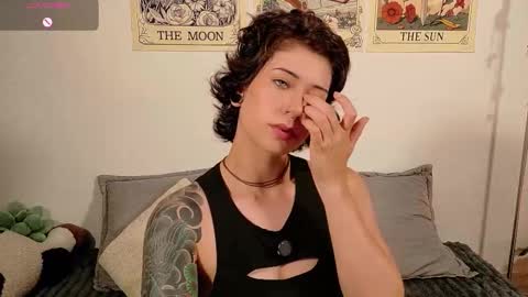 Snapshot of dan_universe chatting on 11-27-25, 02:13 Bluemoon online show from 11-27-25, 02:13