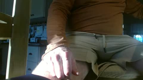 Snapshot of dan_va chatting on 02-17-25, 12:48 Dan online show from 02-17-25, 12:48