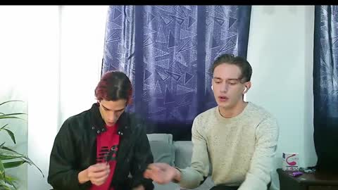 Snapshot of dan_yagami chatting on 01-05-25, 07:28 Dan and Noah online show from 01-05-25, 07:28