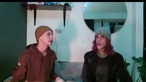 Snapshot of dan_yagami chatting on 02-08-25, 02:47 Dan and Noah online show from 02-08-25, 02:47