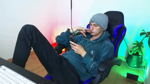 Snapshot of dan_yagami chatting on 11-30-25, 03:49 Dan and Noah online show from 11-30-25, 03:49