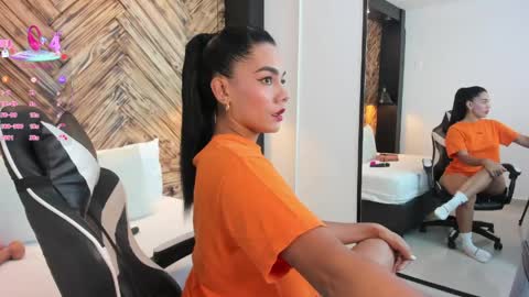 Snapshot of dana_daree chatting on 05-19-26, 07:20 D A N A online show from 05-19-26, 07:20