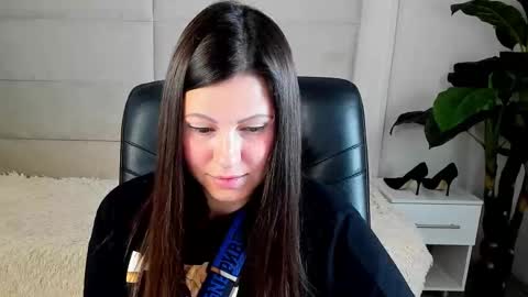 Dana Dom online show from 10-18-25, 02:03