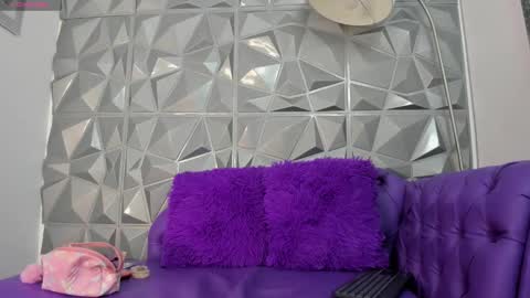    online show from 03-12-25, 10:17