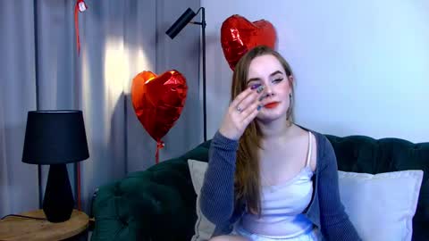 Snapshot of danadrake chatting on 02-19-25, 06:43 Dana online show from 02-19-25, 06:43