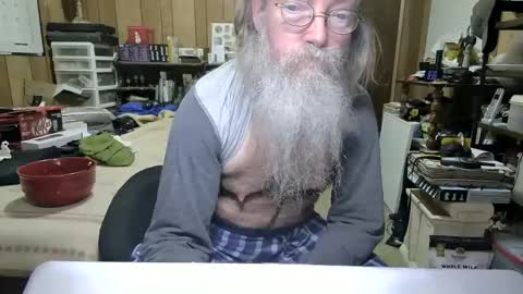 Snapshot of danagm chatting on 12-19-24, 04:35 Dana online show from 12-19-24, 04:35