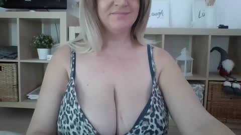 DanaHotMILF online show from 02-26-25, 12:03