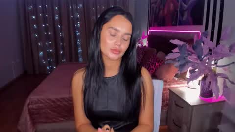 DanaMiers online show from 11-21-25, 04:44