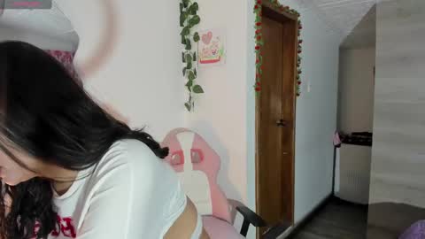 danay_01 online show from 01-22-25, 12:27