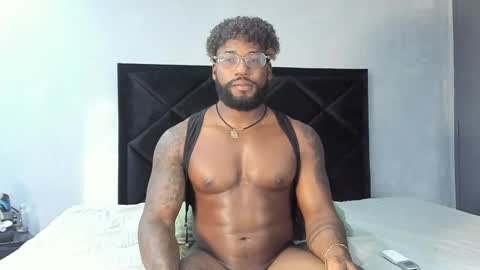 Snapshot of dancelwashington chatting on 02-14-25, 12:41 Dancel online show from 02-14-25, 12:41