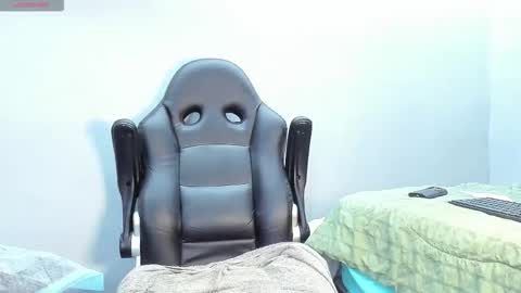 Snapshot of dancelwashington chatting on 09-12-25, 01:55 Dancel online show from 09-12-25, 01:55