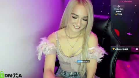 Snapshot of dances_queen chatting on 05-02-26, 07:24 dances_queen online show from 05-02-26, 07:24