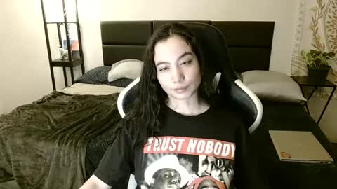 Snapshot of dandykitty chatting on 02-11-25, 06:40 Lea lei-a online show from 02-11-25, 06:40