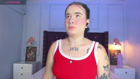 Snapshot of danee_19 chatting on 01-22-25, 10:50 Daniela online show from 01-22-25, 10:50