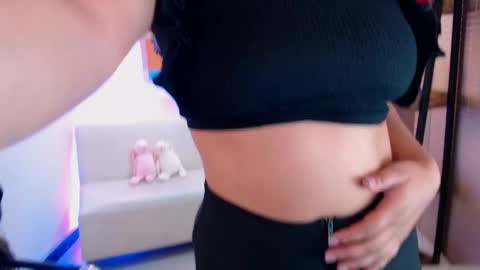 Veronica online show from 04-20-26, 11:57