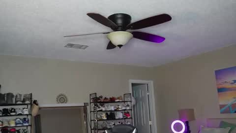 Snapshot of dangerouslybeautiful chatting on 01-22-25, 11:43 Lexi online show from 01-22-25, 11:43