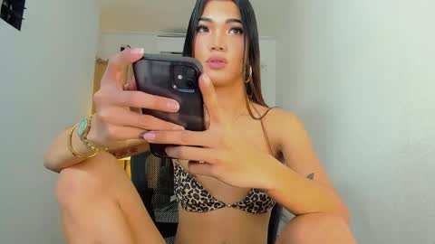 Snapshot of dangerousteph chatting on 06-04-26, 10:38 STEPHANIE online show from 06-04-26, 10:38
