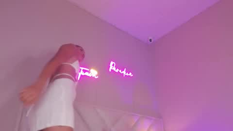 Snapshot of dani_skinny_ chatting on 09-09-25, 11:43 Hi I am Dani online show from 09-09-25, 11:43