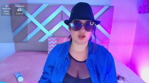 Snapshot of dani_vemom chatting on 05-15-26, 07:54 Dani online show from 05-15-26, 07:54