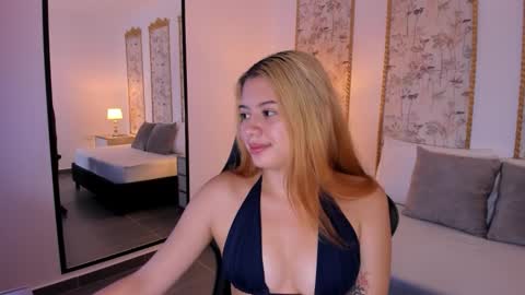 D A N I A online show from 10-30-25, 02:24