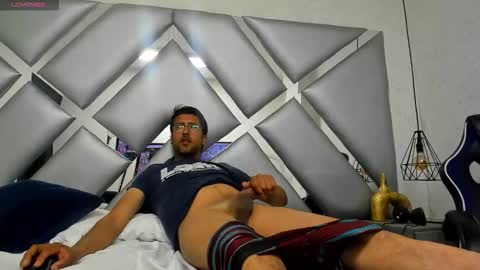 Snapshot of danidick_vc chatting on 11-27-25, 12:18 danidick_vc online show from 11-27-25, 12:18