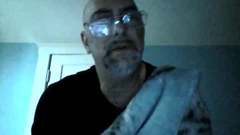 Snapshot of daniel_lbc chatting on 10-19-25, 09:59 Daniel online show from 10-19-25, 09:59