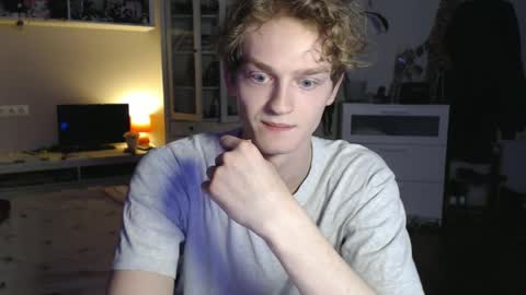 Snapshot of daniel_yumm chatting on 04-03-26, 06:50 Daniel online show from 04-03-26, 06:50